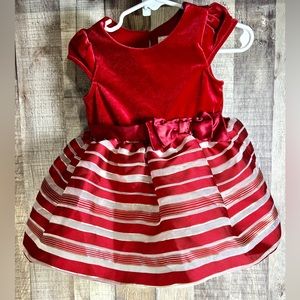 *** SOLD ****CHILDRENS PLACE CHRISTMAS RED Velvet WHITE w/BOW Gold lined DRESS!